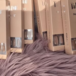 Red Aspen Nail Dashes - Monroe is a Minimalist